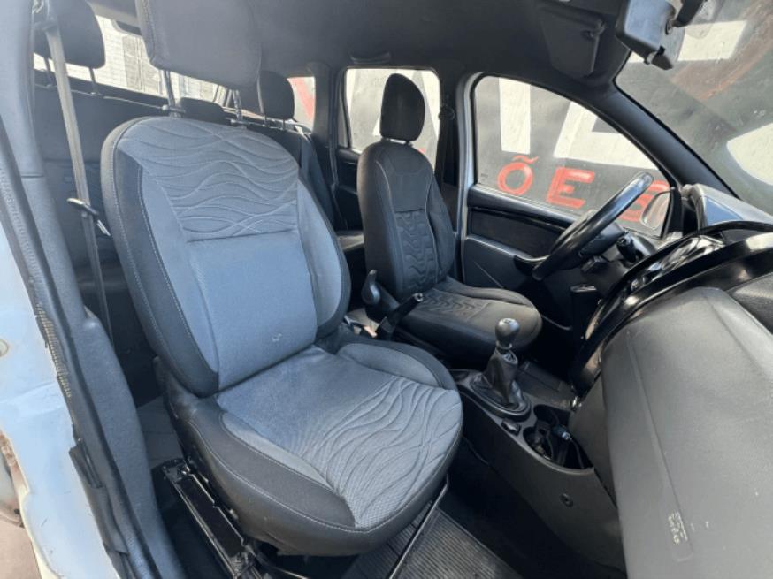 Foto ilustrativa 6 - RENAULT DUSTER DYNAMIC 2.0 2019 – BRANCA – FLEX