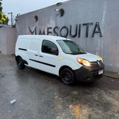 RENAULT KANGOO FURGÃO Z.E MAXI 44KW 2023 – AMARELA – ELÉTRICA