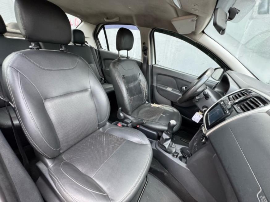 Foto ilustrativa 2 - RENAULT LOGAN DYNAMIQUE 1.6 2015 – BRANCO – FLEX