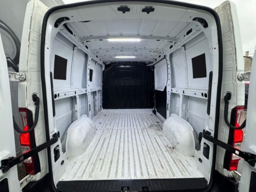Foto ilustrativa 7 - RENAULT MASTER 2.3 FURGÃO 2022 – BRANCA – DIESEL