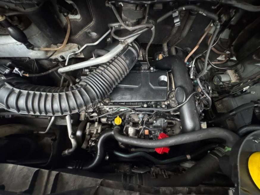 Foto ilustrativa 8 - RENAULT MASTER 2.3 FURGÃO 2022 – BRANCA – DIESEL