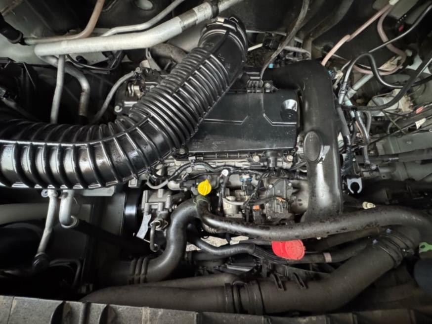 Foto ilustrativa 6 - RENAULT MASTER 2.3 FURGÃO 2022 – DIESEL