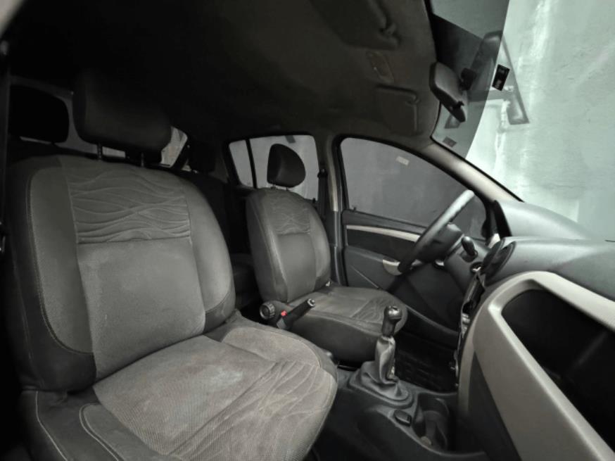 Foto ilustrativa 3 - RENAULT SANDERO EXPRESSION 2009 – PRETO – FLEX