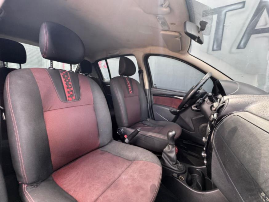 Foto ilustrativa 6 - RENAULT SANDERO STEPWAY 1.6 2013 – PRETO – FLEX