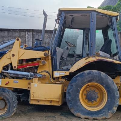 RETROESCAVADEIRA XCMG XT870BR, AMARELA, ANO 2018, NO ESTADO EM QUE SE ENCONTRA.