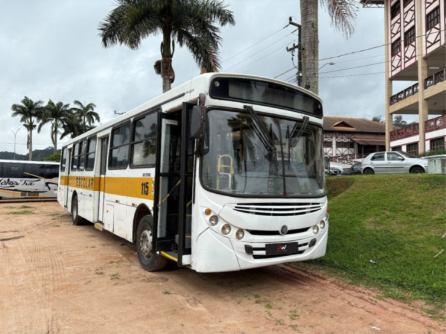 Foto ilustrativa 1 - SCANIA/INDUSCAR APACHE U, DIESEL, BRANCA, 2010/2010, LOTAÇÃO: 46P,  CHASSI: 9BSF4X200A3667538, RENAVAM: 00335744249, NO ESTADO EM QUE SE ENCONTRA.