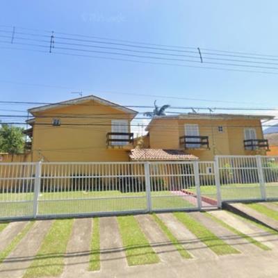 Sobrado com 77,30m² e vaga de garagem