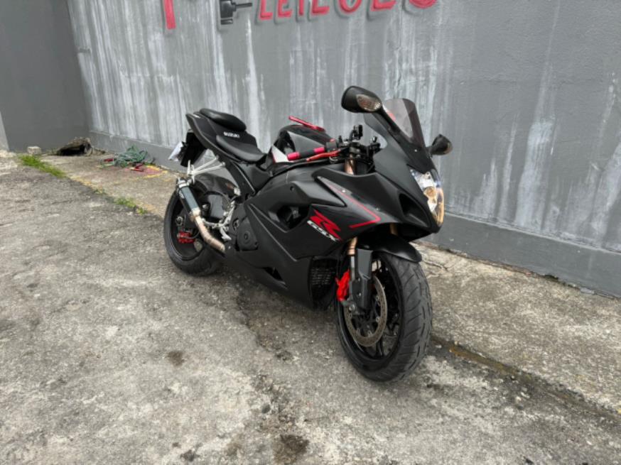 Foto ilustrativa 1 - SUZUKI GSXR 1000 – 2007 – PRETA – GASOLINA