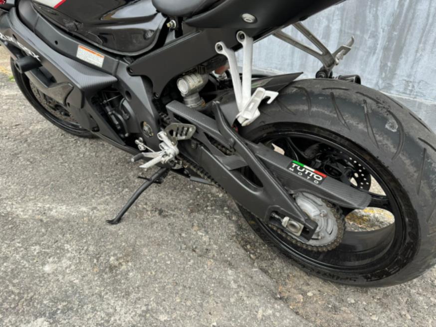 Foto ilustrativa 7 - SUZUKI GSXR 1000 – 2007 – PRETA – GASOLINA