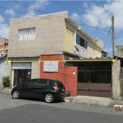 Terreno com 110m² com duas residências