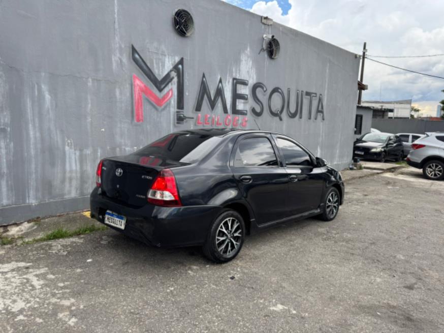 Foto ilustrativa 3 - TOYOTA ETIOS PLATINUM SEDAN 2017 – PRETO – FLEX