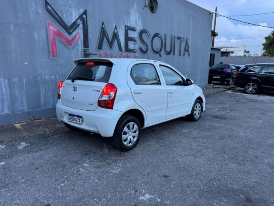 Foto ilustrativa 4 - TOYOTA ETIOS X 1.3 2017 – BRANCO – FLEX