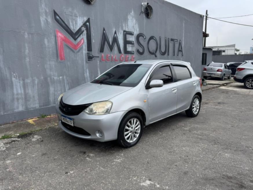 Foto ilustrativa 3 - TOYOTA ETIOS XLS 1.5 2013 – PRATA – FLEX