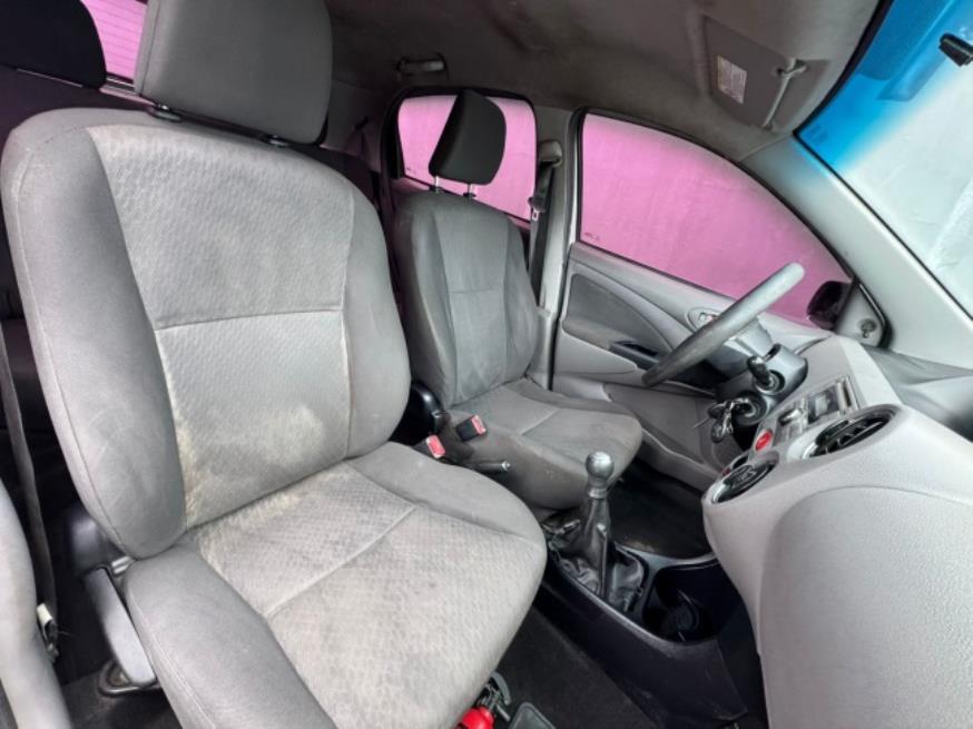Foto ilustrativa 6 - TOYOTA ETIOS XLS 1.5 2013 – PRATA – FLEX