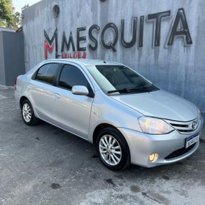 TOYOTA ETIOS XLS SEDAN 2013 – PRATA – FLEX