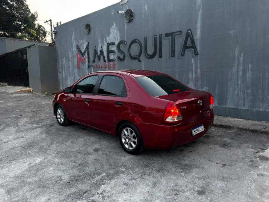 Foto ilustrativa 2 - TOYOTA ETIOS XS SEDAN 2015 – VERMELHO – FLEX/GNV