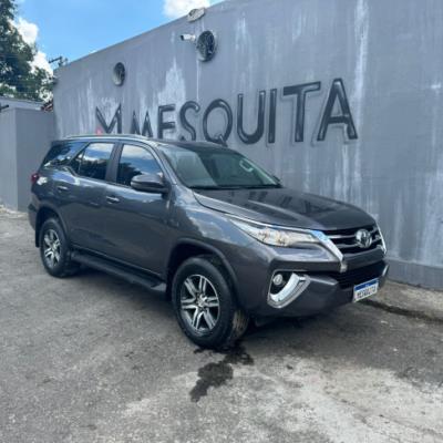 TOYOTA HILUX SW4 SR 2.7 2019 – CINZA – FLEX