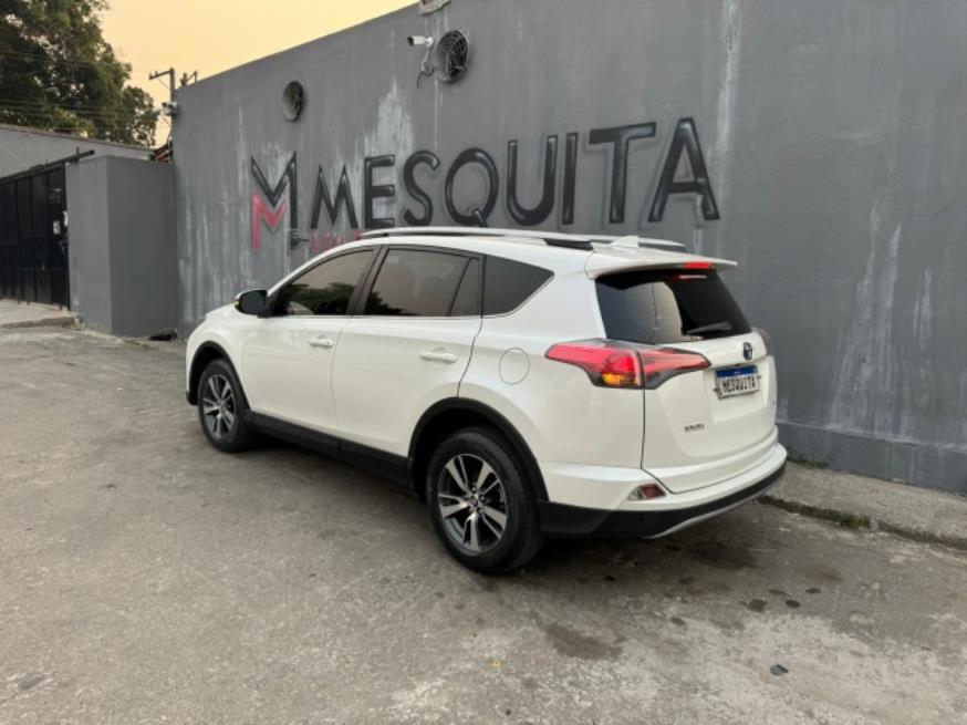 Foto ilustrativa 2 - TOYOTA RAV4 2.0 TOP 4X2 AT 2017 – BRANCA – GASOLINA