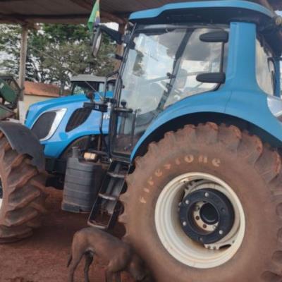 Trator agrícola LS Mtron Indústria de Máquinas Agrícolas LTDA.