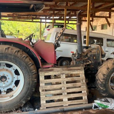 TRATOR AGRÍCOLA MAHINDRA, ANO 2019, VERMELHA, NO ESTADO EM QUE SE ENCONTRA.