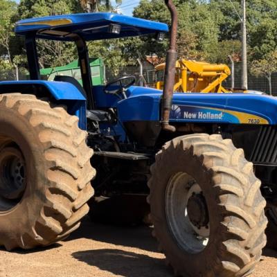 TRATOR NEW HOLLAND 7630, COR AZUL, ANO 2014, NO ESTADO EM QUE SE ENCONTRA.