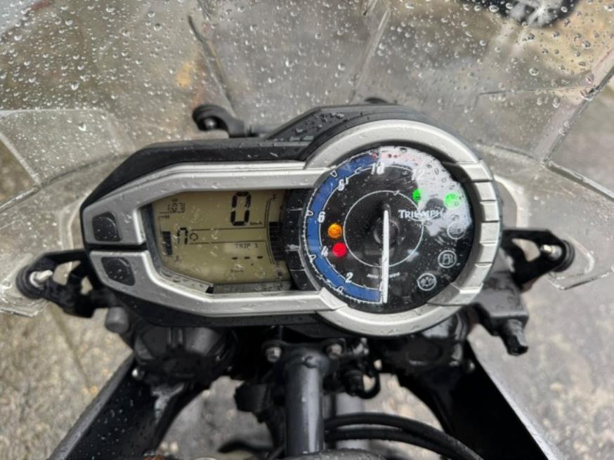 Foto ilustrativa 4 - TRIUMPH TIGER 800XC 2013 – VERDE – GASOLINA