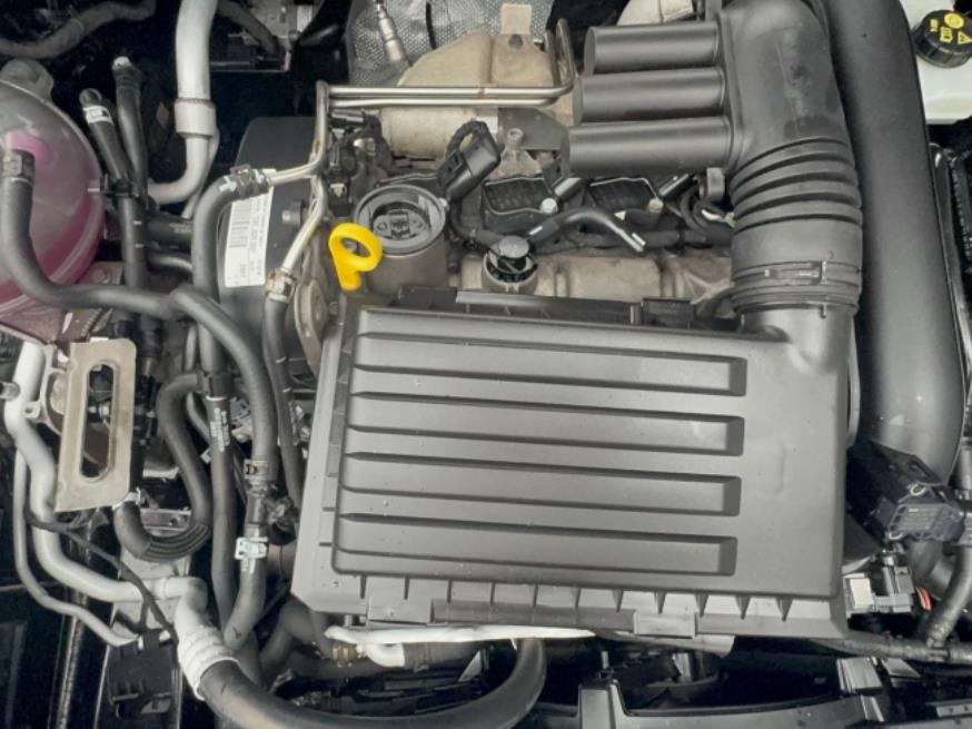 Foto ilustrativa 8 - VOLKSWAGEN VW JETTA CL AF 2018 – PRETA – GASOLINA