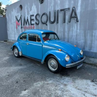 VW FUSCA 1300 1976 – AZUL – GASOLINA (PLACA PRETA)