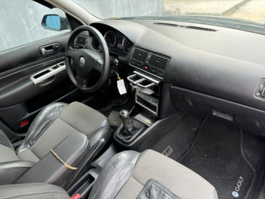 Foto ilustrativa 5 - VW GOLF 1.6 2010  – PRETO – GASOLINA