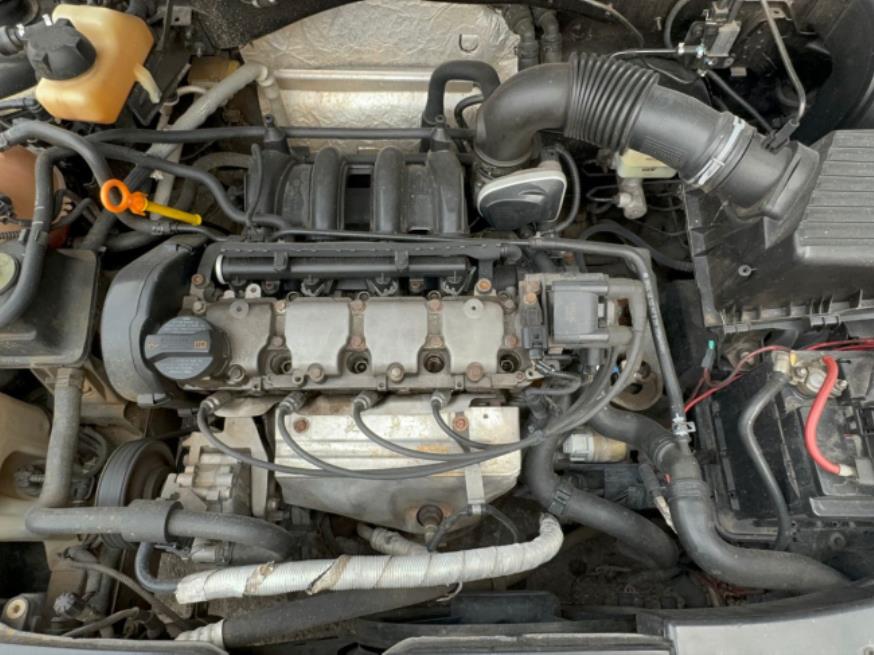 Foto ilustrativa 8 - VW GOLF 1.6 2010  – PRETO – GASOLINA