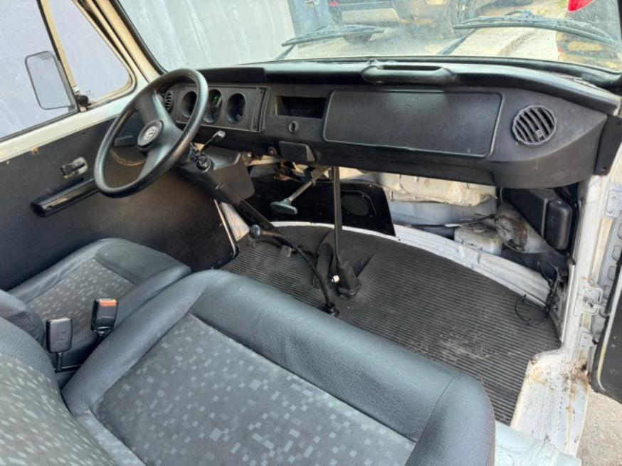 Foto ilustrativa 5 - VW KOMBI 1998 – BRANCA – GASOLINA