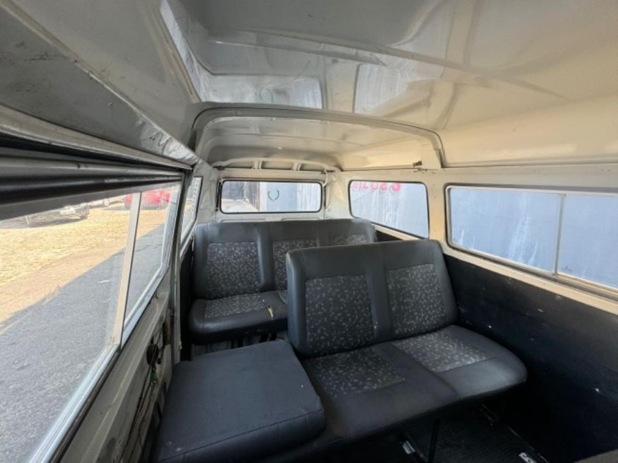 Foto ilustrativa 7 - VW KOMBI 1998 – BRANCA – GASOLINA