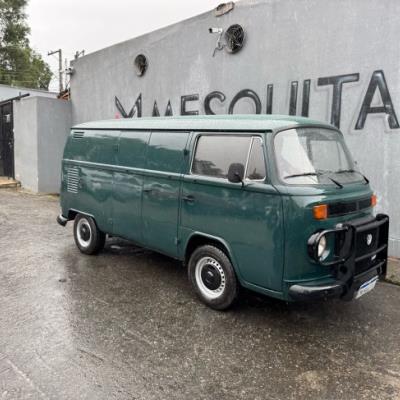 VW KOMBI FURGÃO 1984 – VERDE – DIESEL
