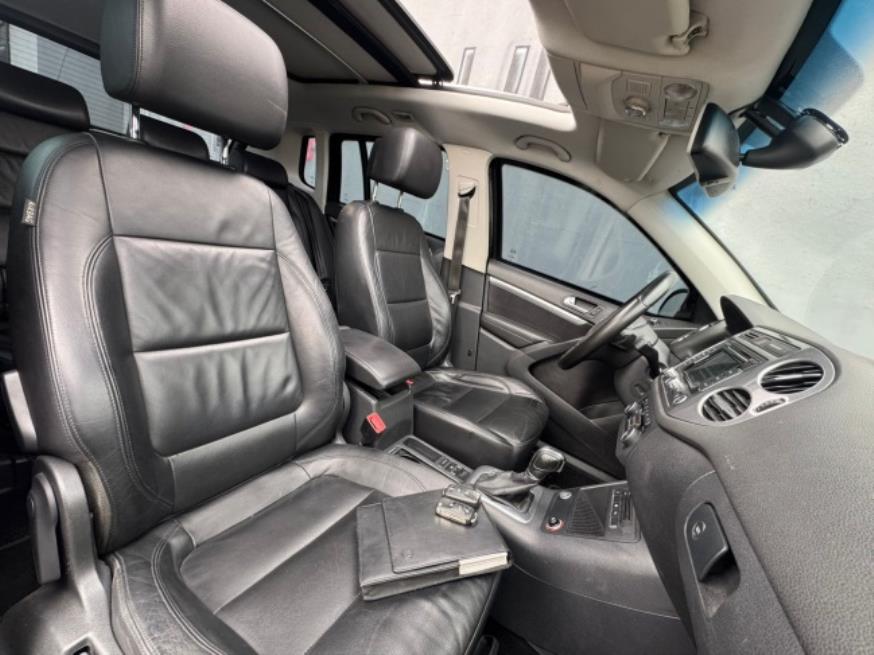 Foto ilustrativa 6 - VW TIGUAN 2.0 TSI AUT BLINDADA 2012 – PRETA – GASOLINA