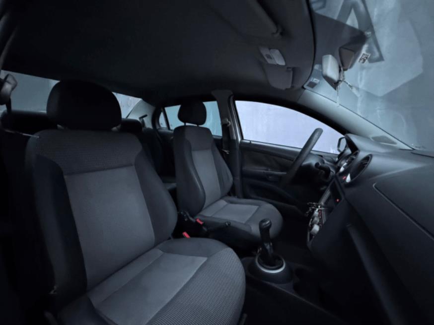 Foto ilustrativa 6 - VW VOYAGE 1.0 2012 – PRATA – FLEX